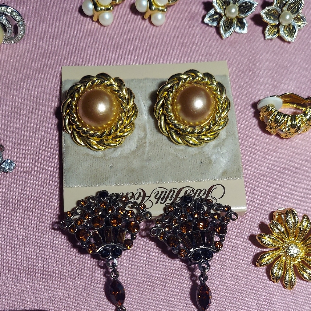 Elegant Gold and Brown Press On Earrings